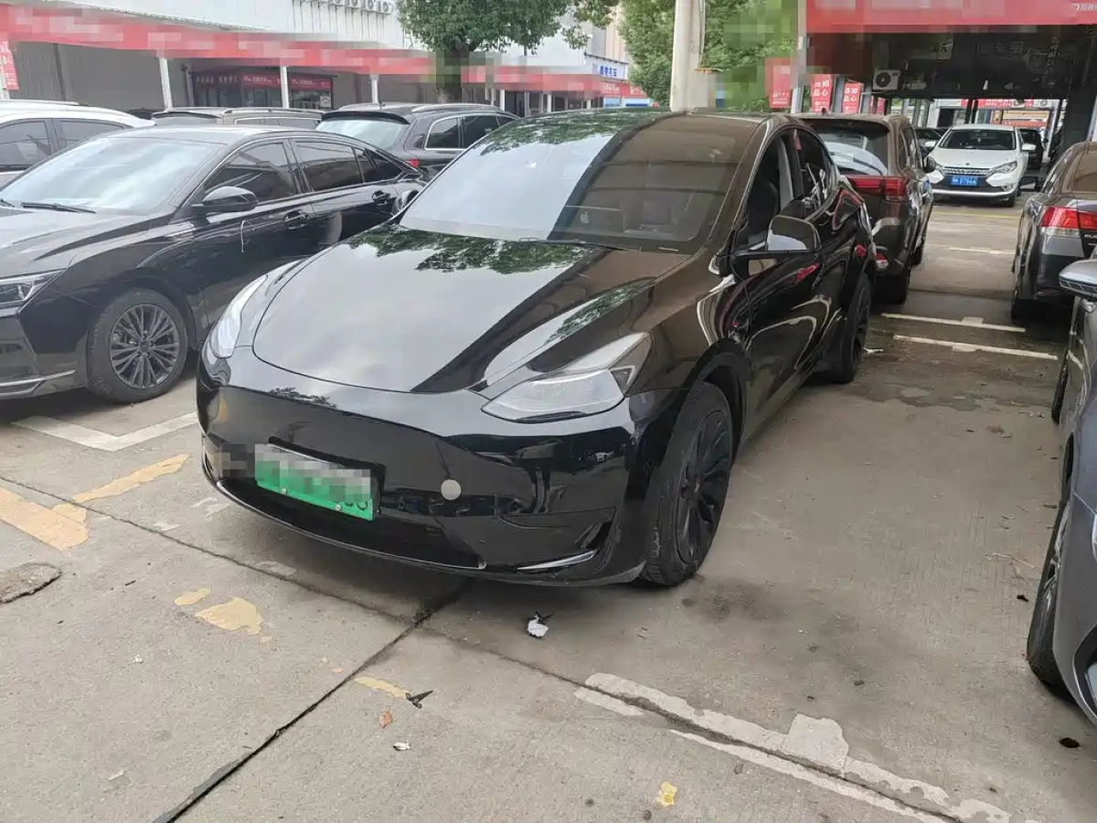 TESLA MODEL Y