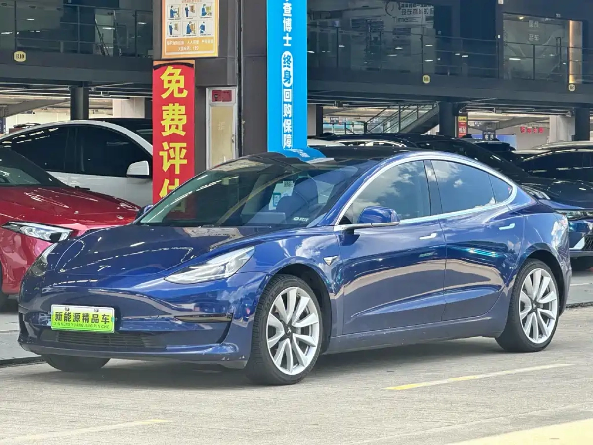 TESLA MODEL 3