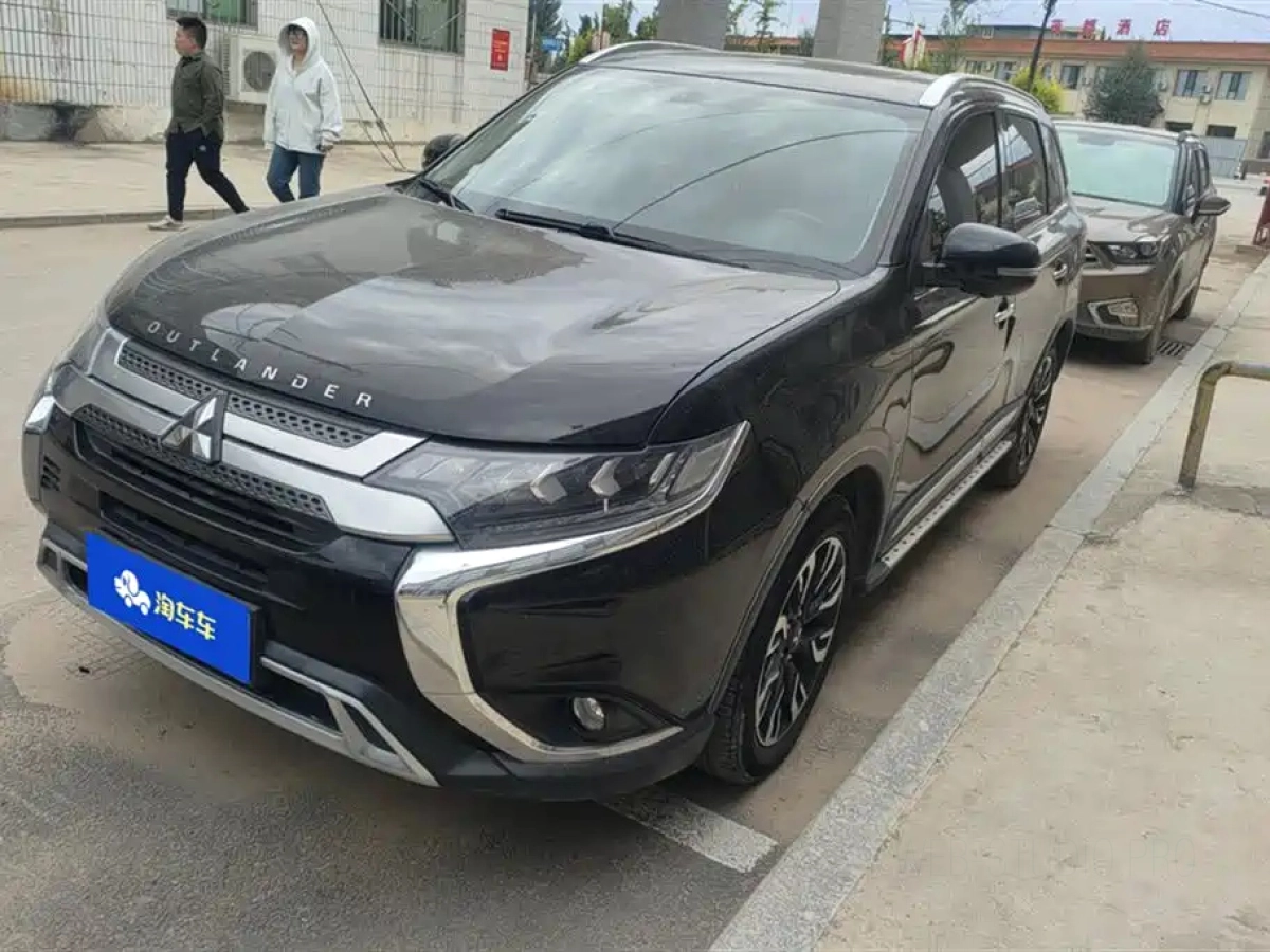 MITSUBISHI OUTLANDER