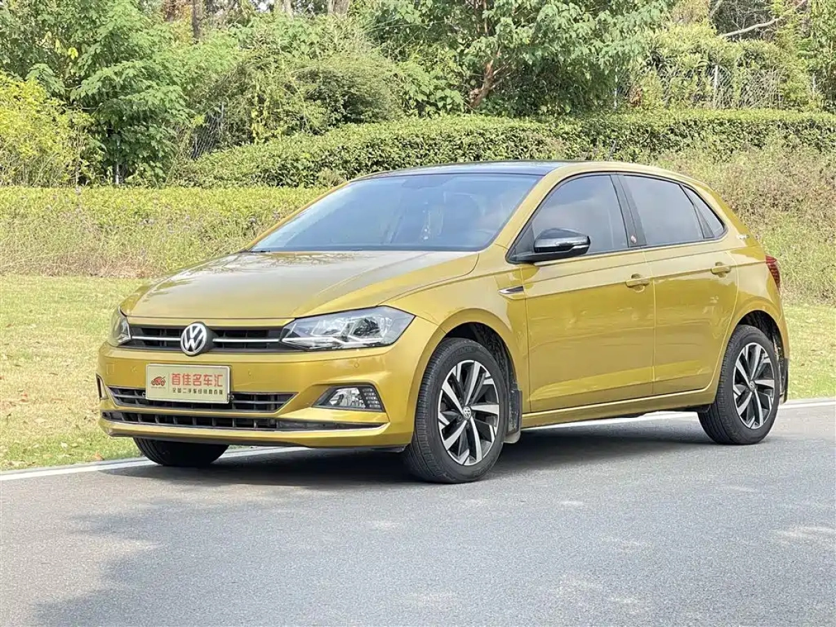 VOLKSWAGEN POLO