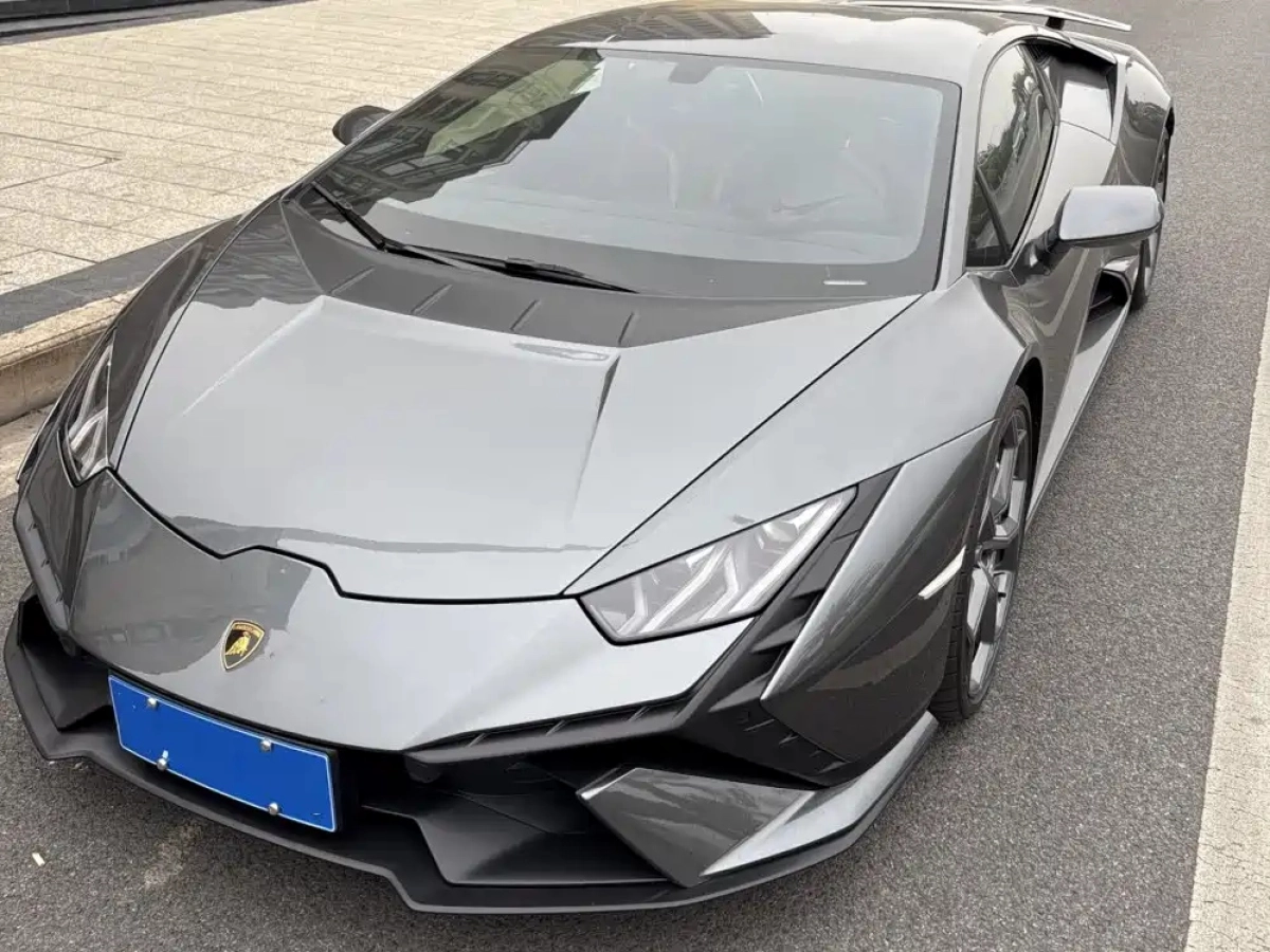 LAMBORGHINI HURACAN  2024