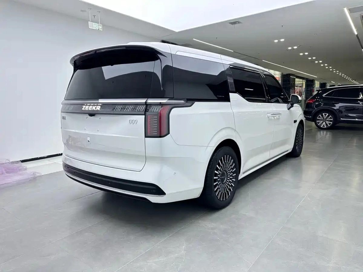 ZEEKR 009