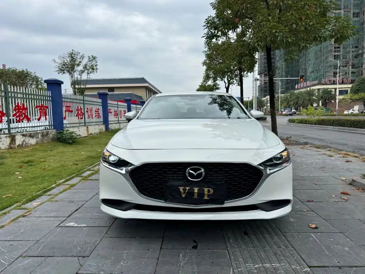 MAZDA 3 AXELA