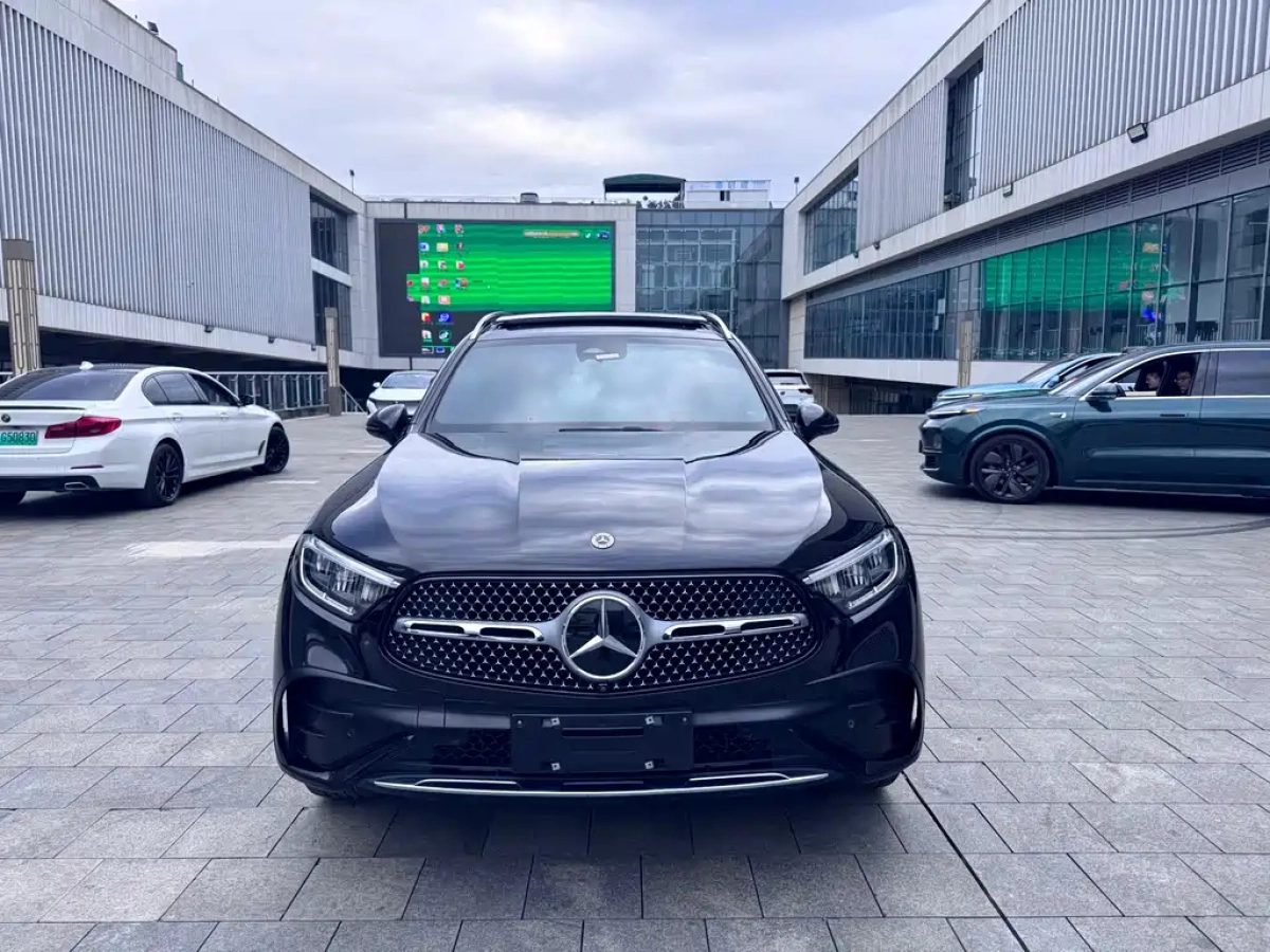 MERCEDES BENZ GLC
