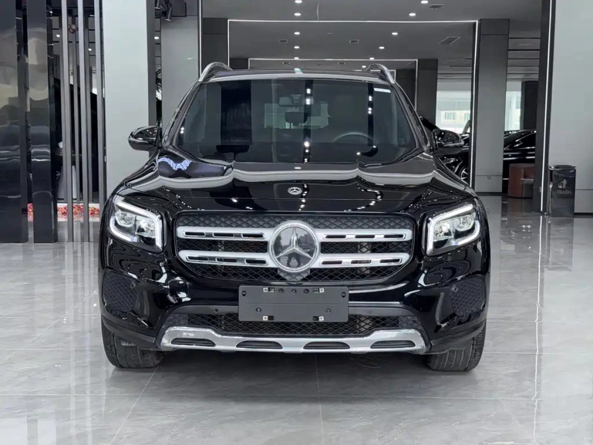 MERCEDES BENZ GLB