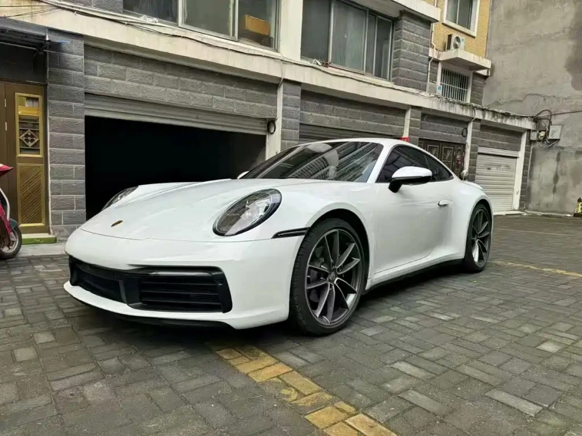 PORSCHE 911