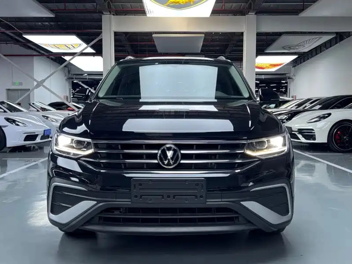 VOLKSWAGEN TIGUAN L