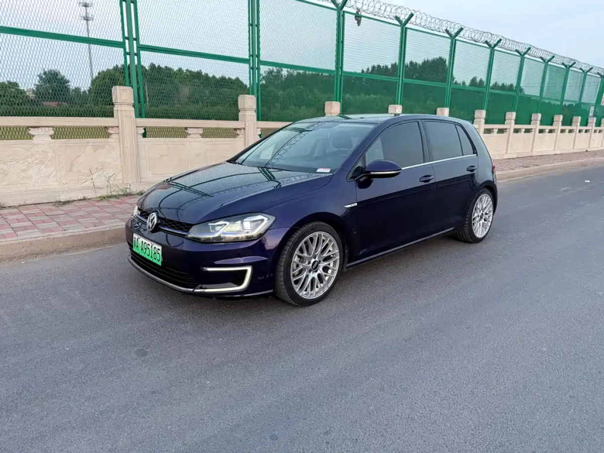 VOLKSWAGEN GOLF . E-POWER