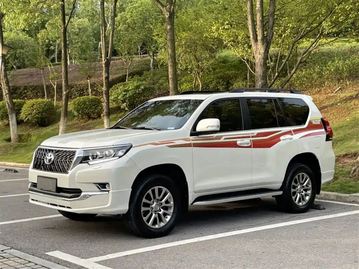 TOYOTA PRADO