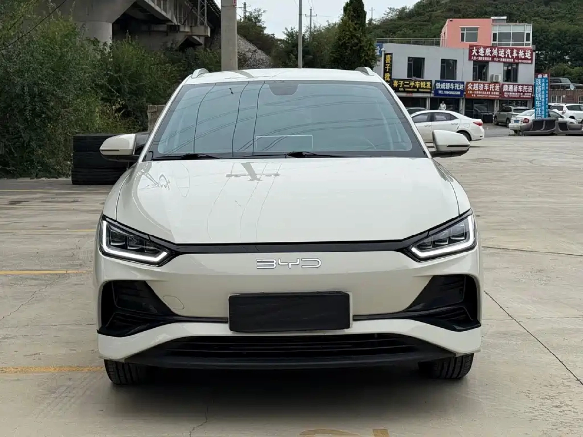 BYD E2