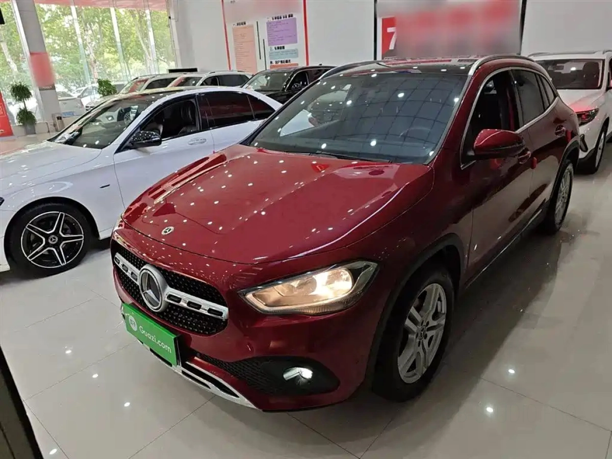 MERCEDES BENZ GLA  2021