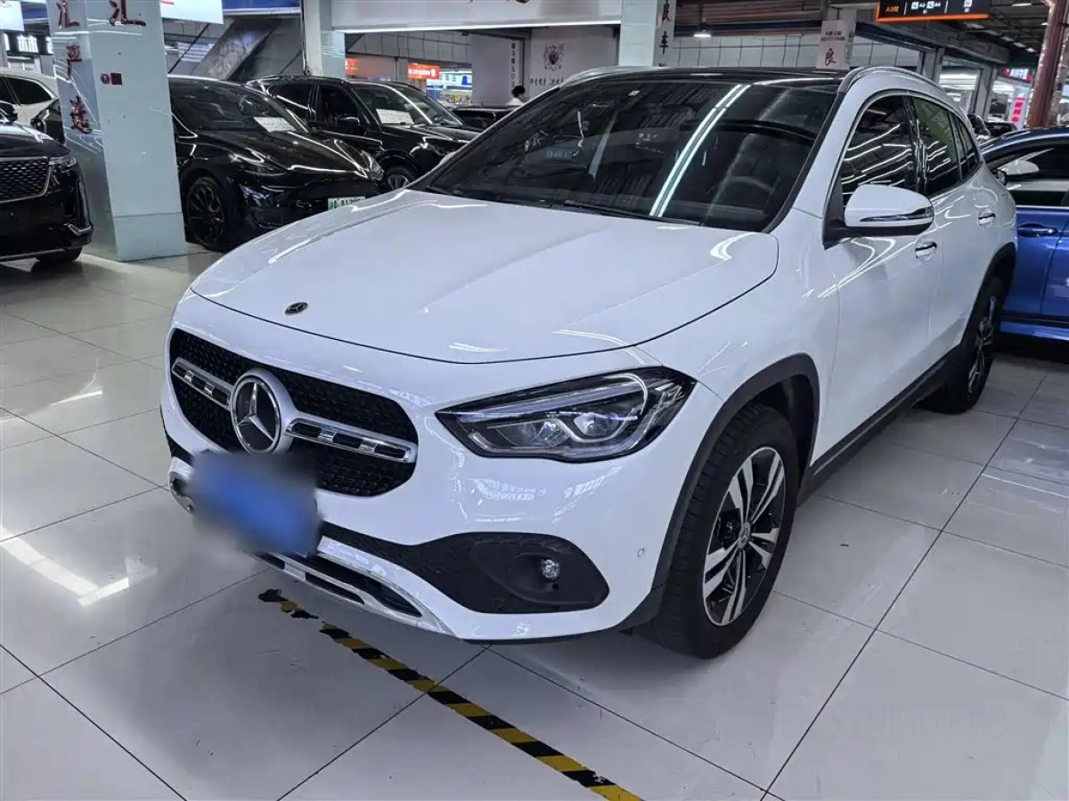 MERCEDES BENZ GLA  2021