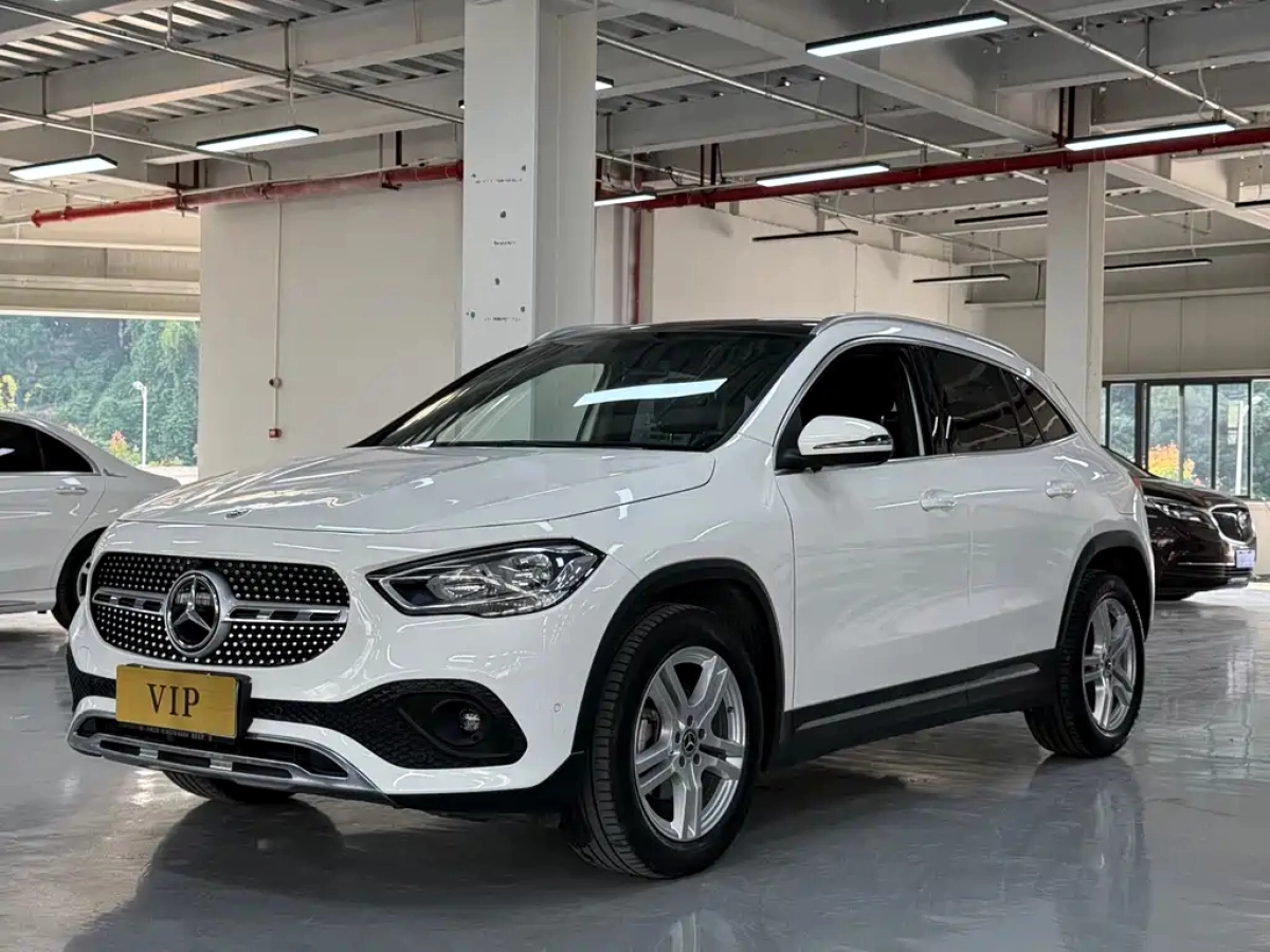 MERCEDES BENZ GLA  2021