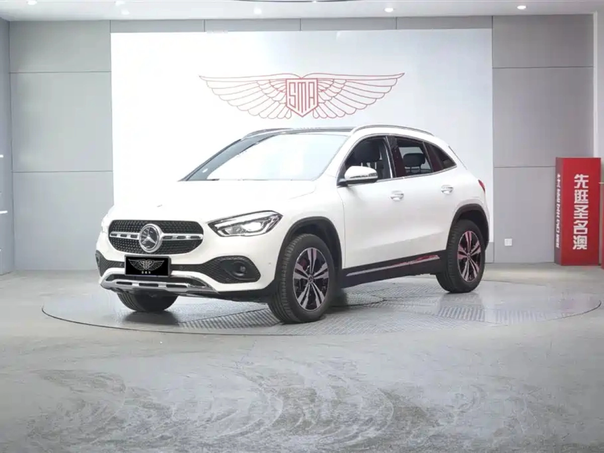 MERCEDES BENZ GLA  2023