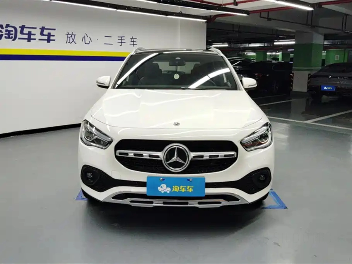 MERCEDES BENZ GLA