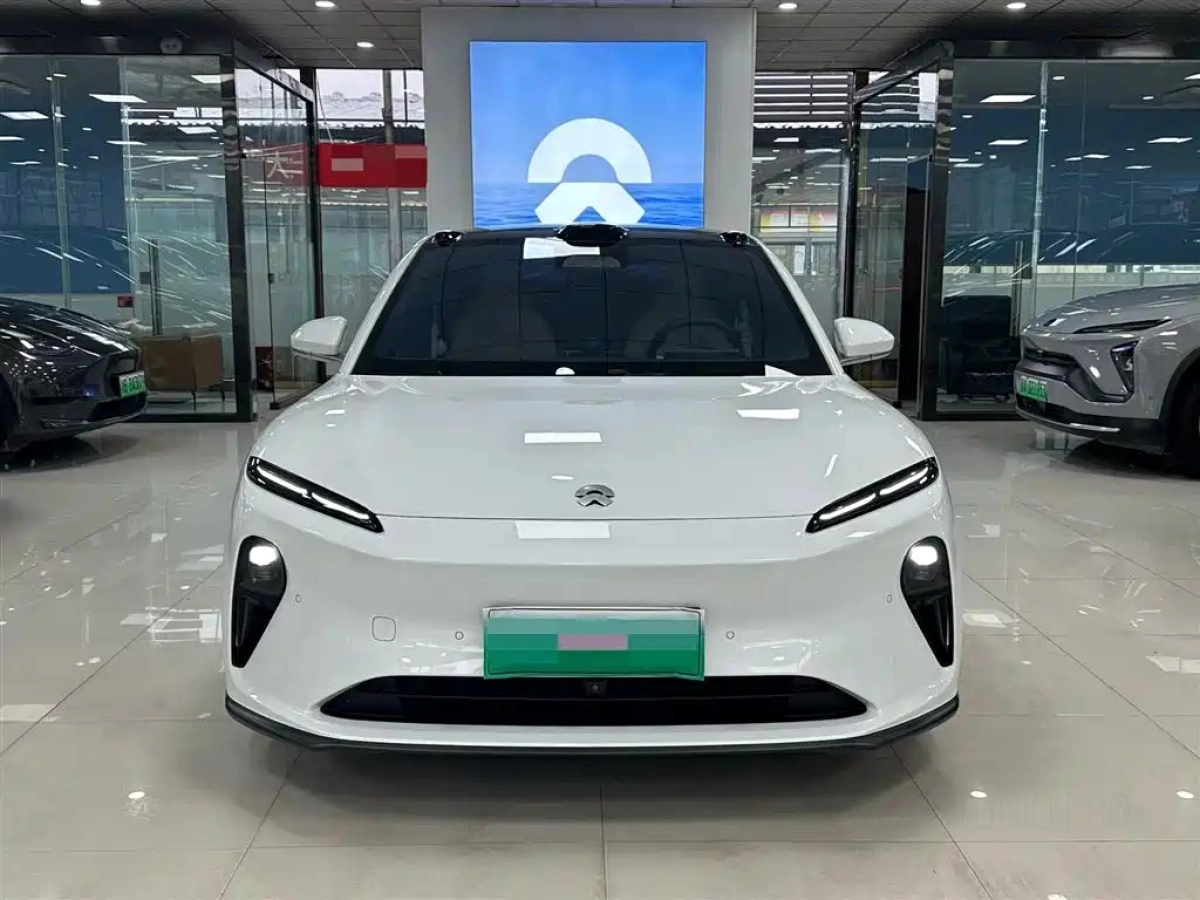 NIO ET5