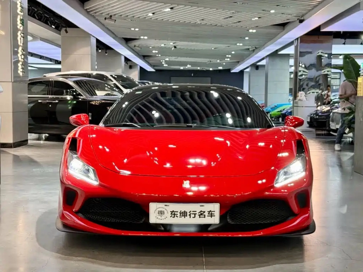 FERRARI F8