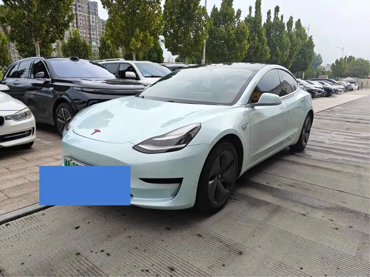 TESLA MODEL 3