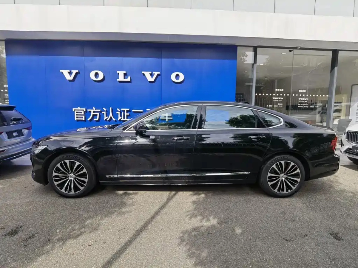 VOLVO S90