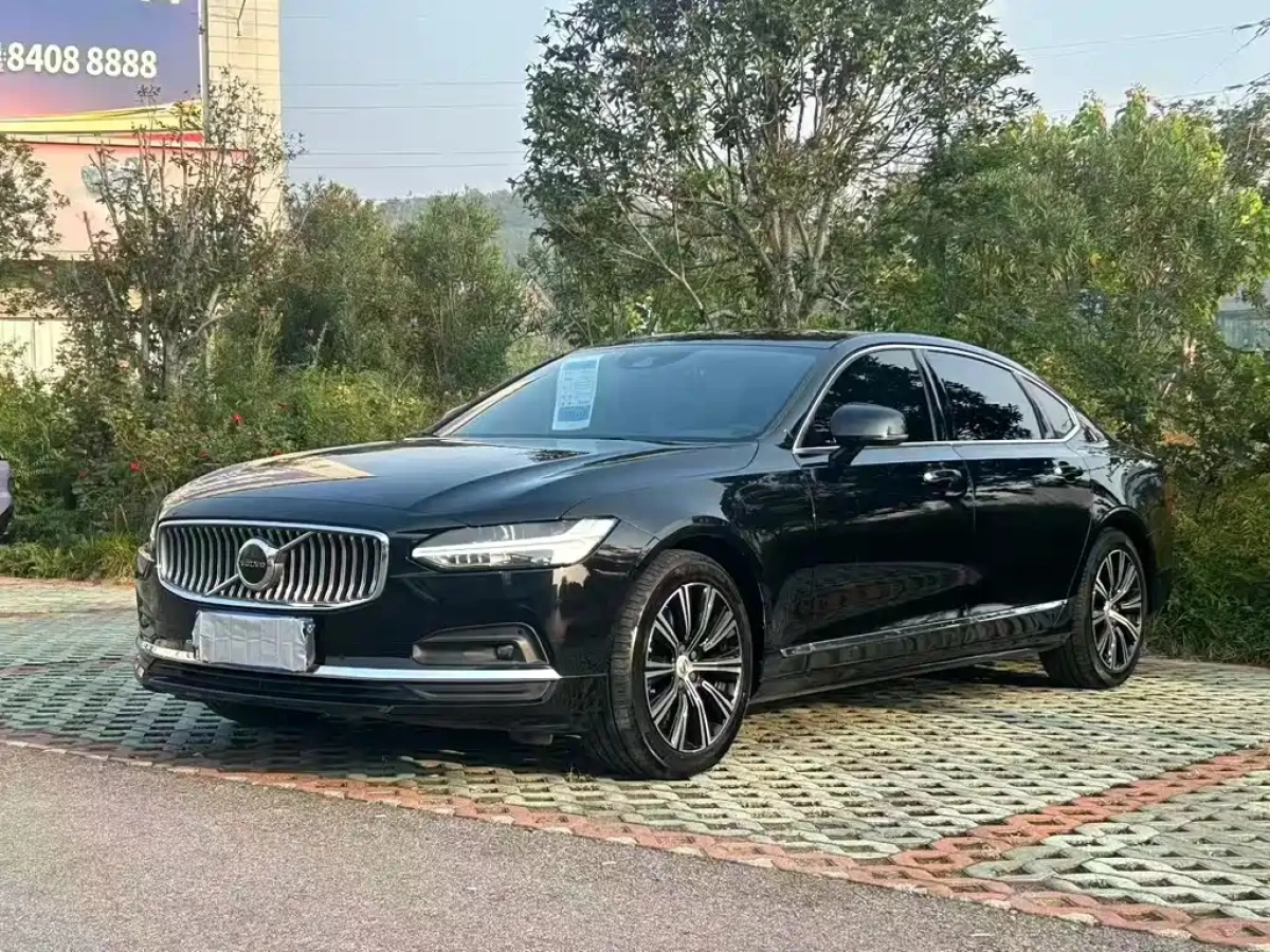 VOLVO S90
