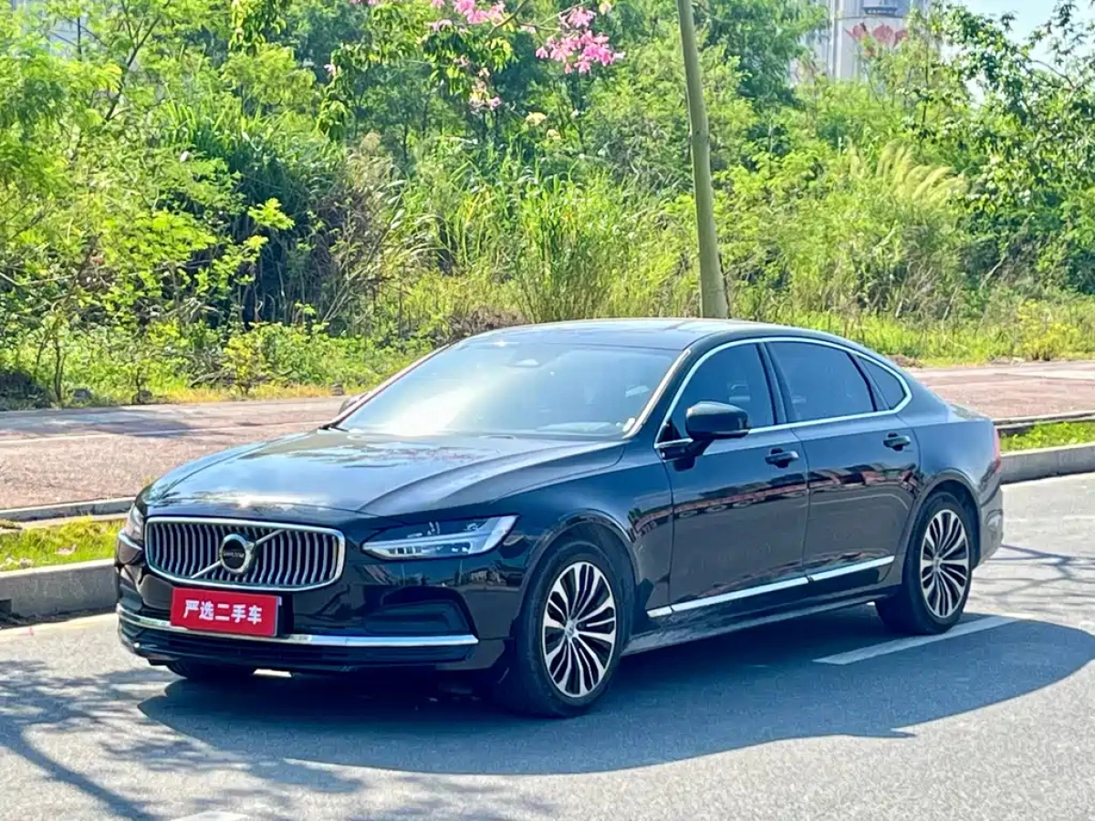 VOLVO S90