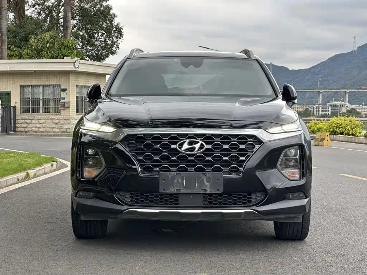 HYUNDAI SANTA FE