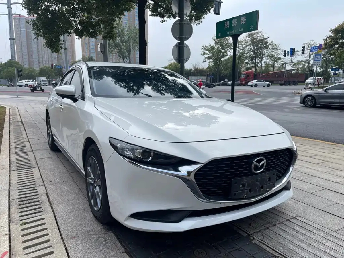 MAZDA 3 AXELA