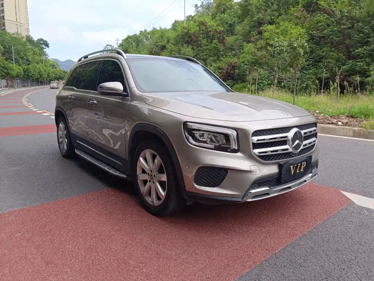 MERCEDES BENZ GLB