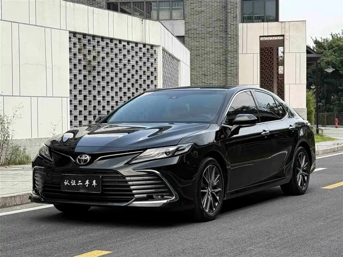 TOYOTA CAMRY