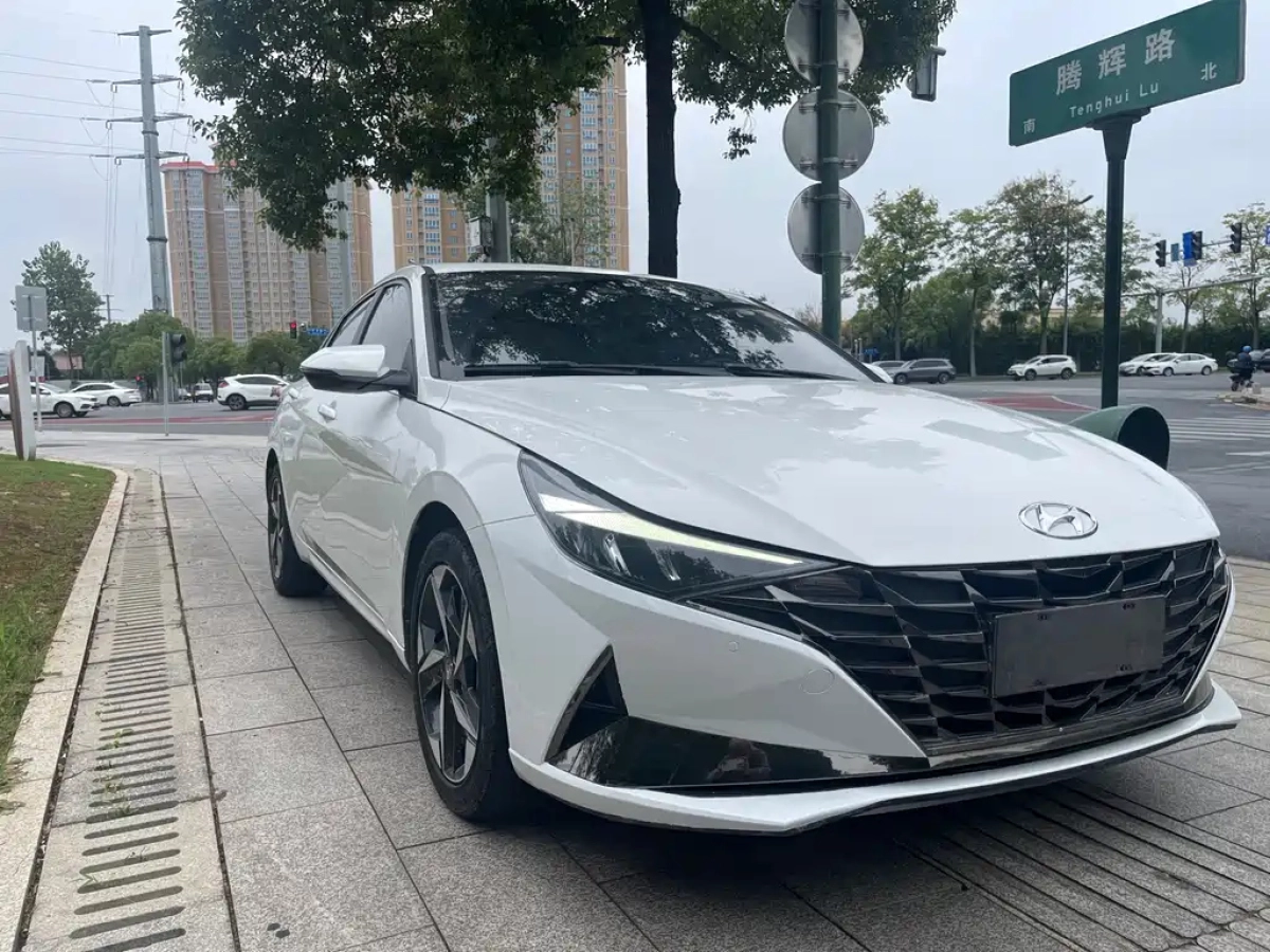 HYUNDAI ELANTRA  2023