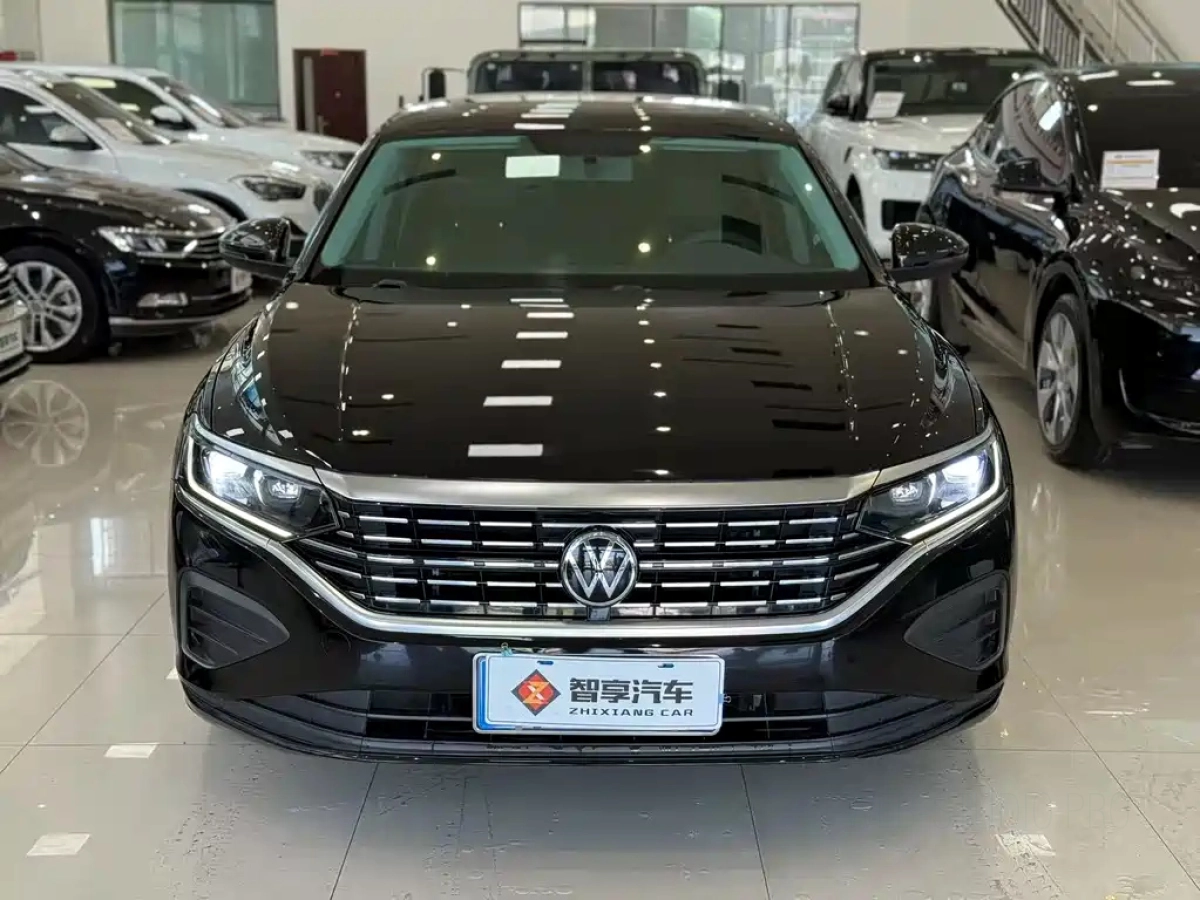 VOLKSWAGEN PASSAT  2021