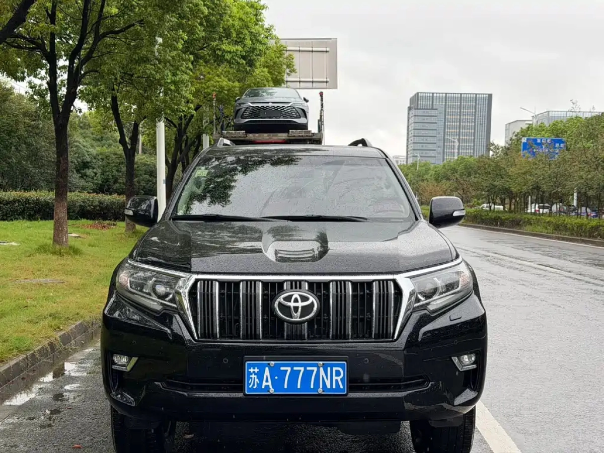 TOYOTA PRADO