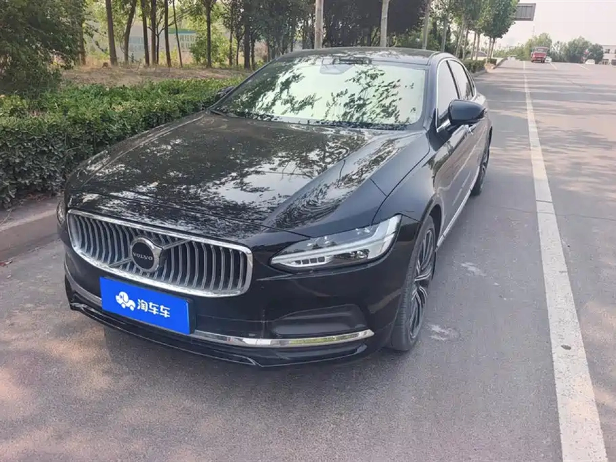 VOLVO S90