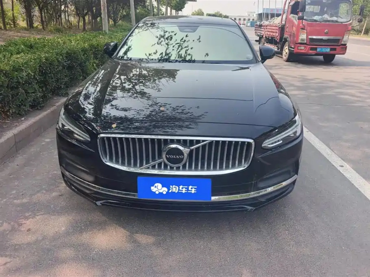VOLVO S90