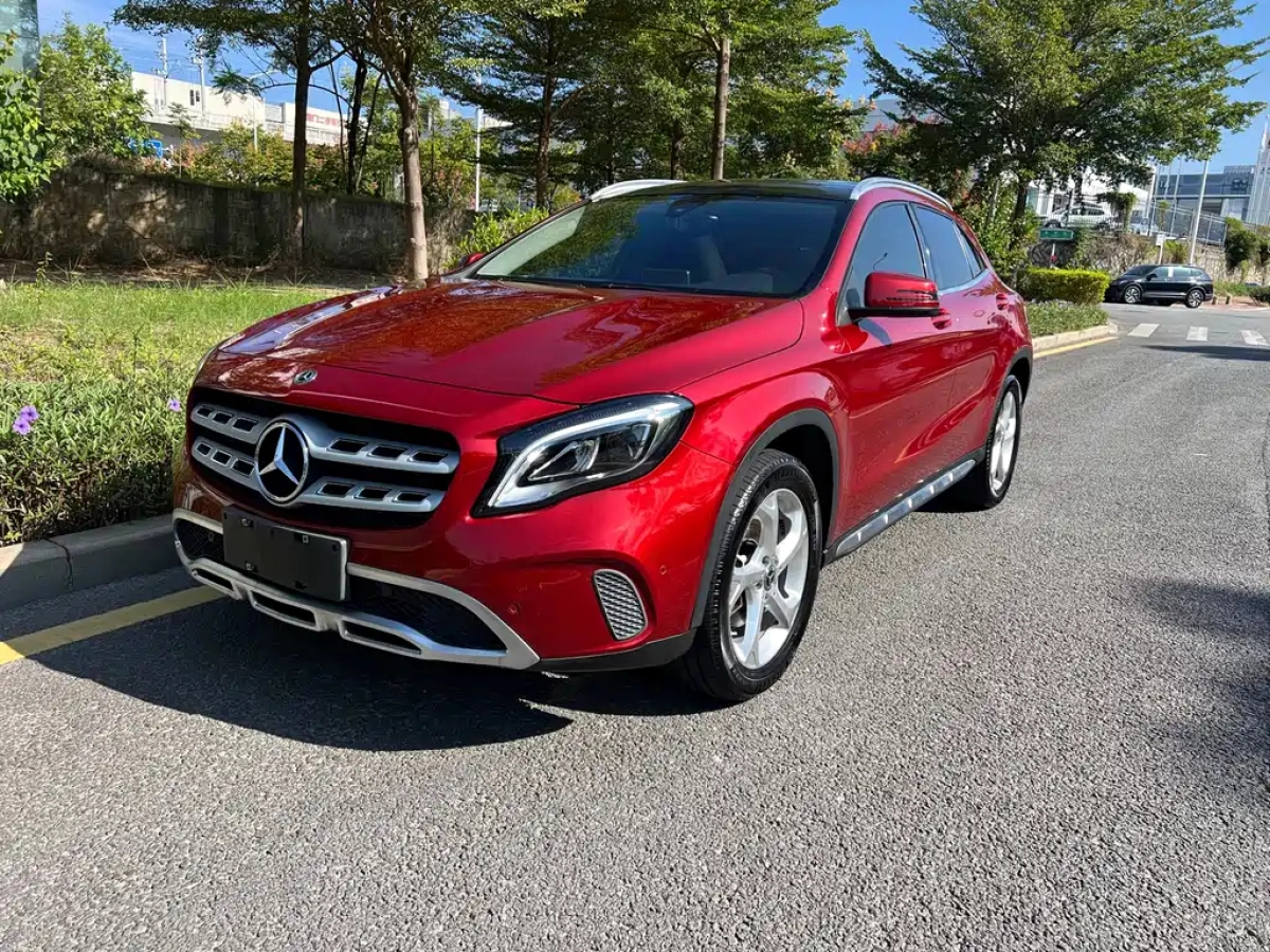 MERCEDES BENZ GLA