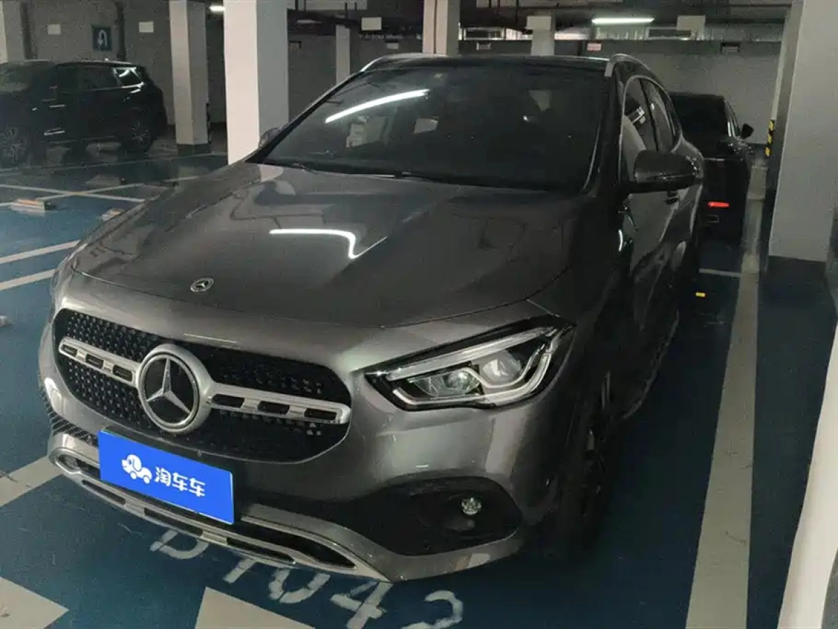 MERCEDES BENZ GLA  2021