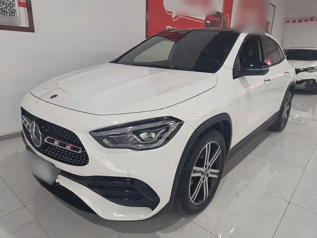 MERCEDES BENZ GLA