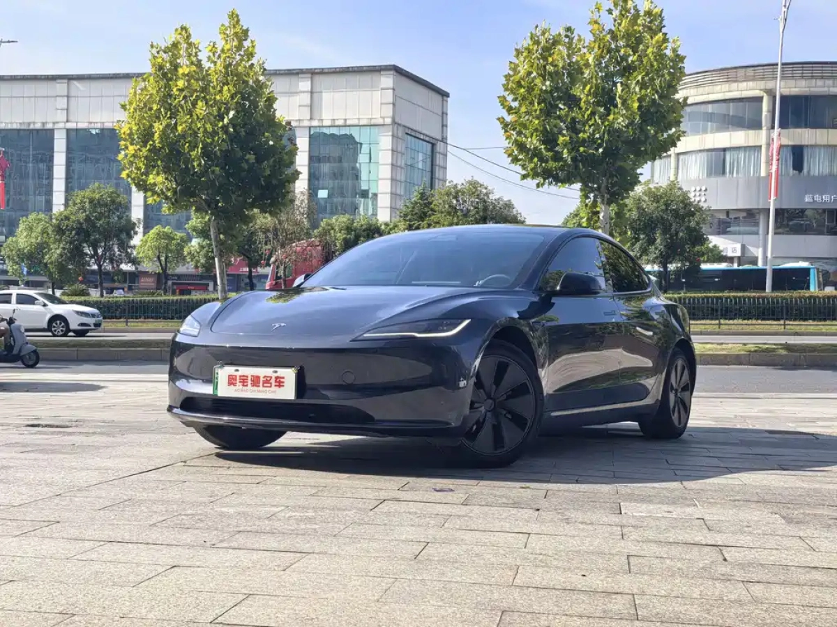 TESLA MODEL 3