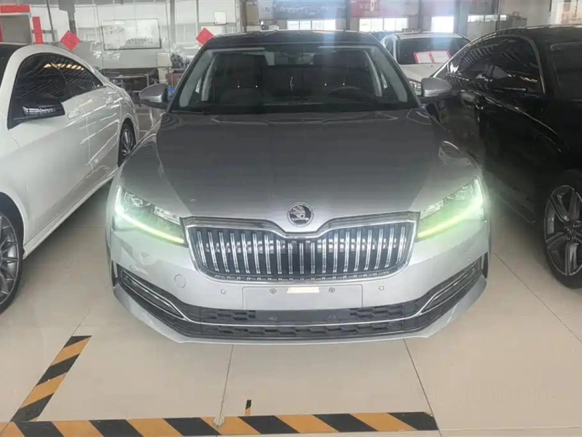 SKODA SUPERB