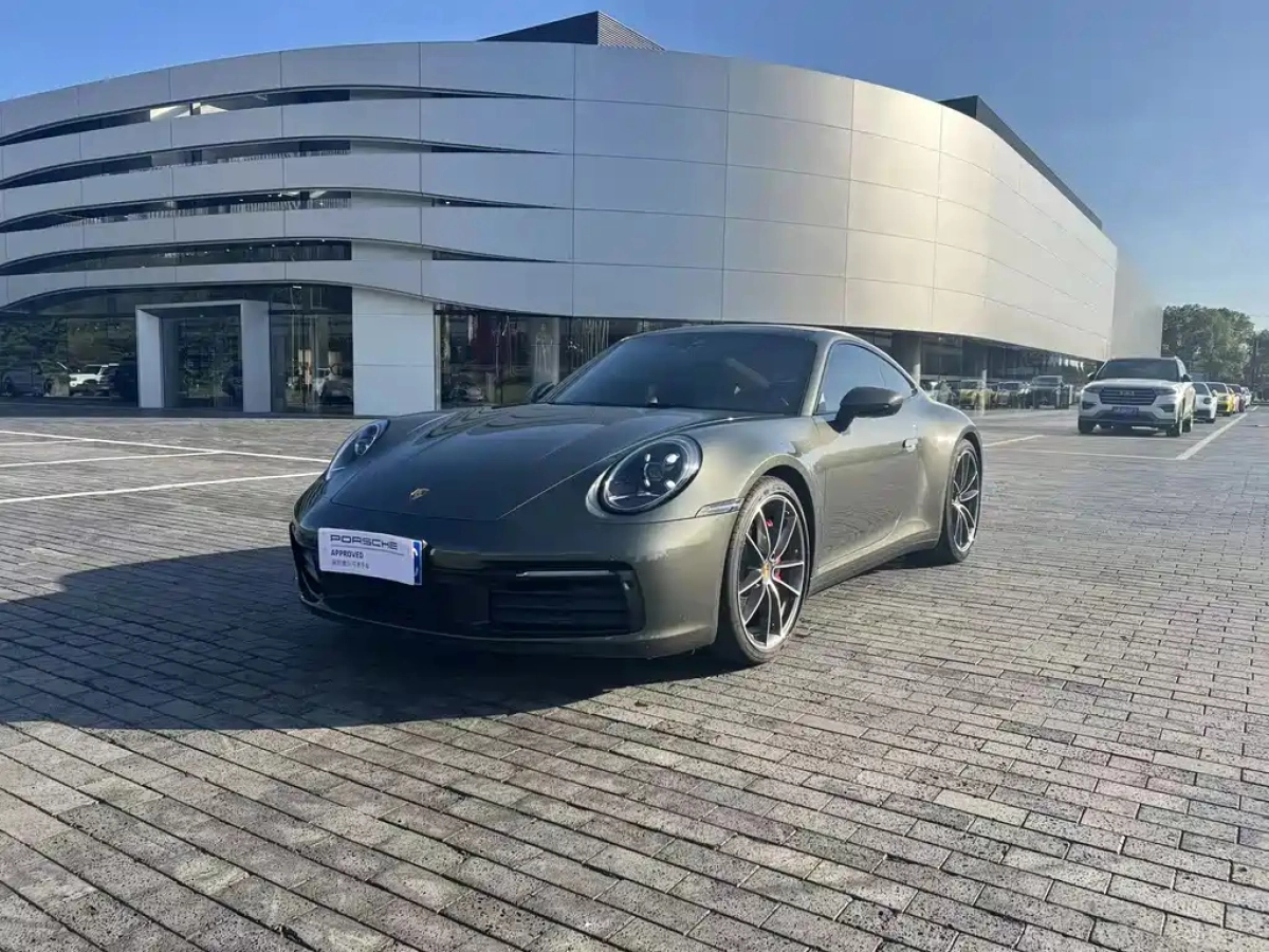 PORSCHE 911