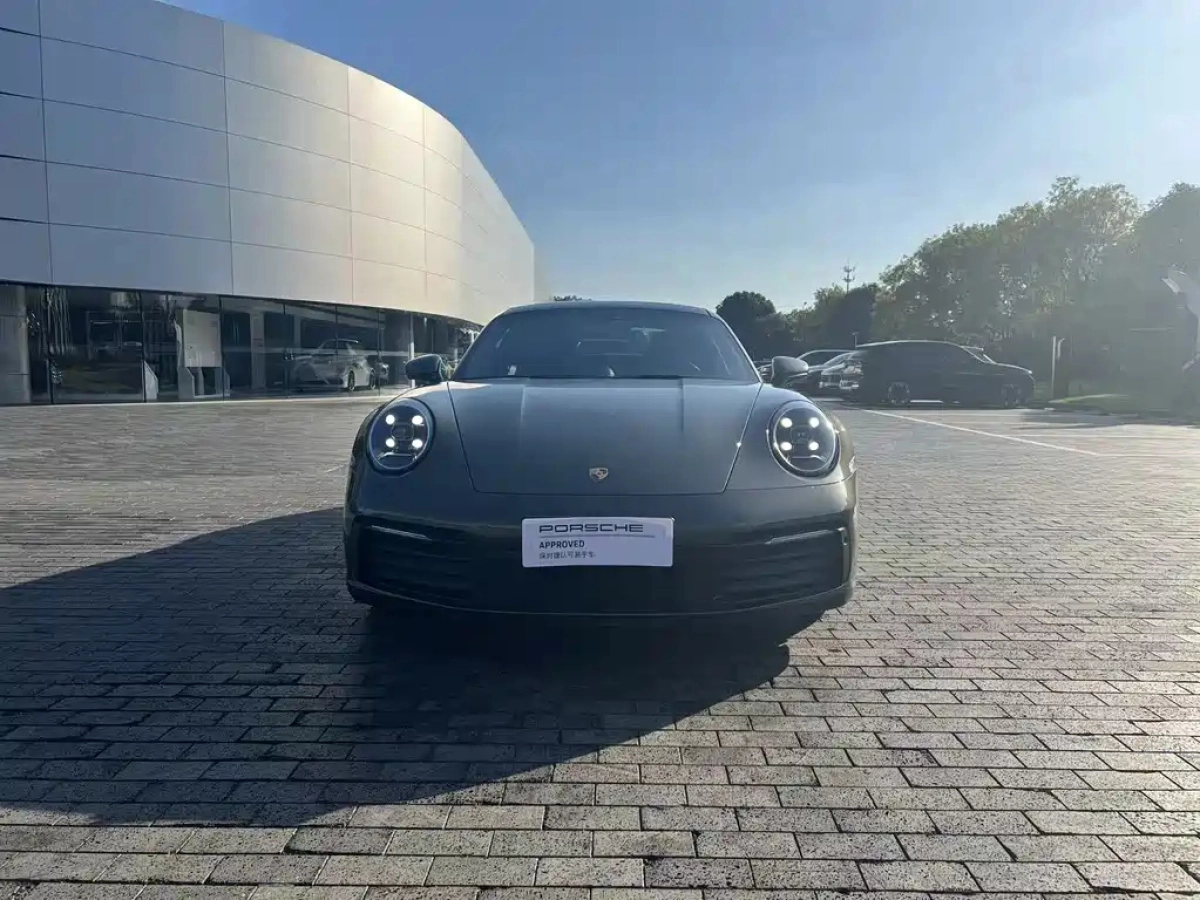 PORSCHE 911