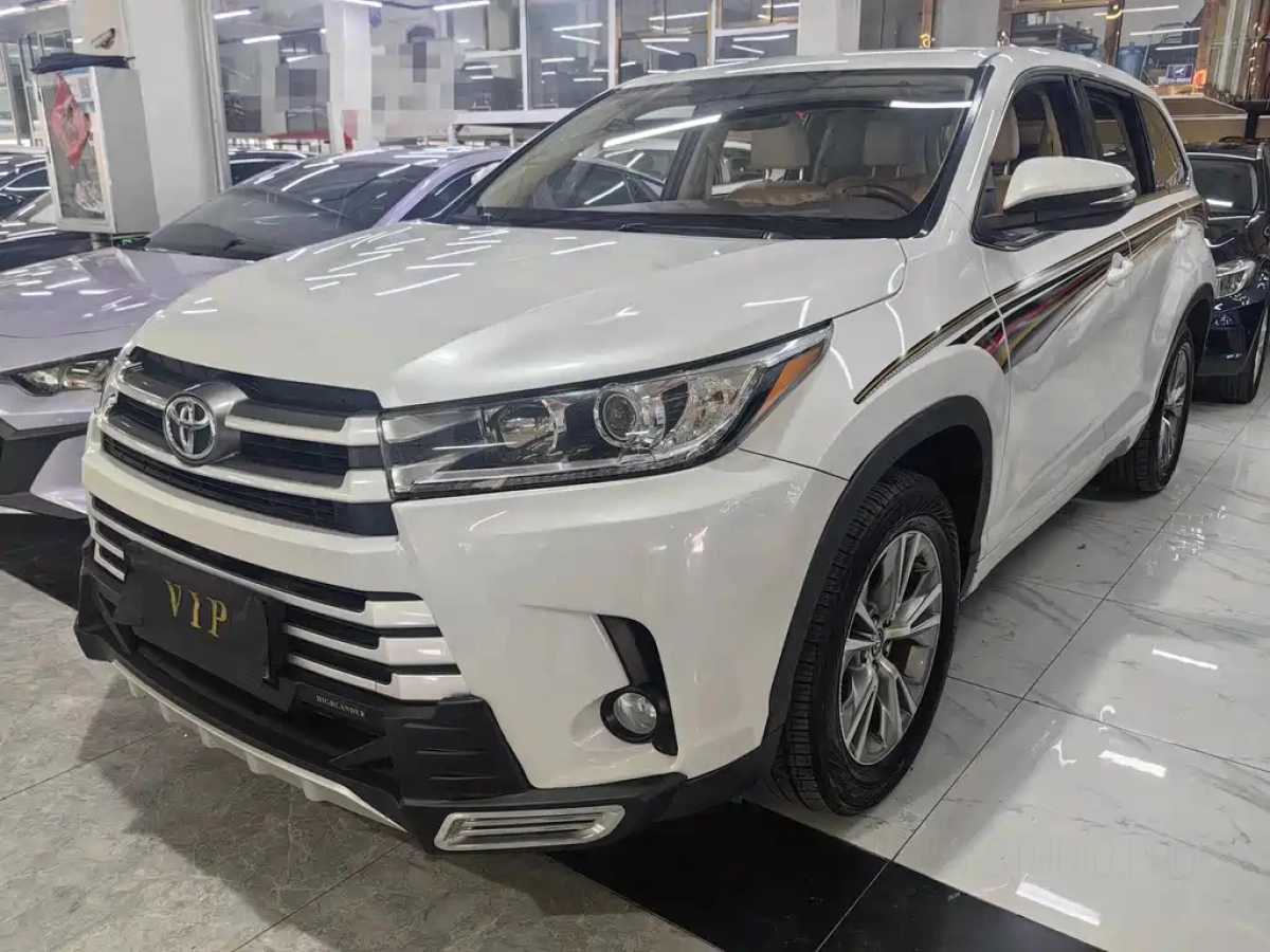 TOYOTA HIGHLANDER