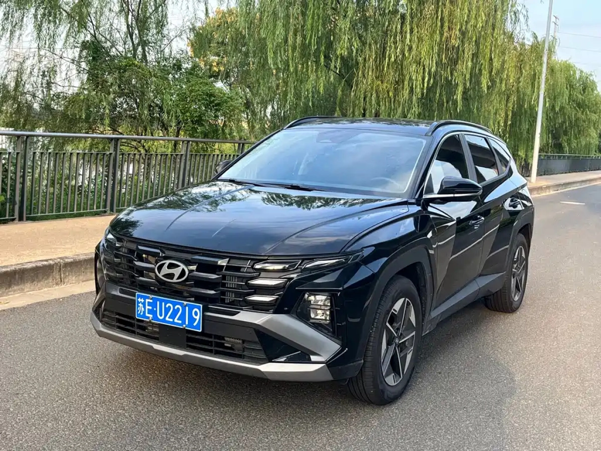 HYUNDAI TUCSON  2025