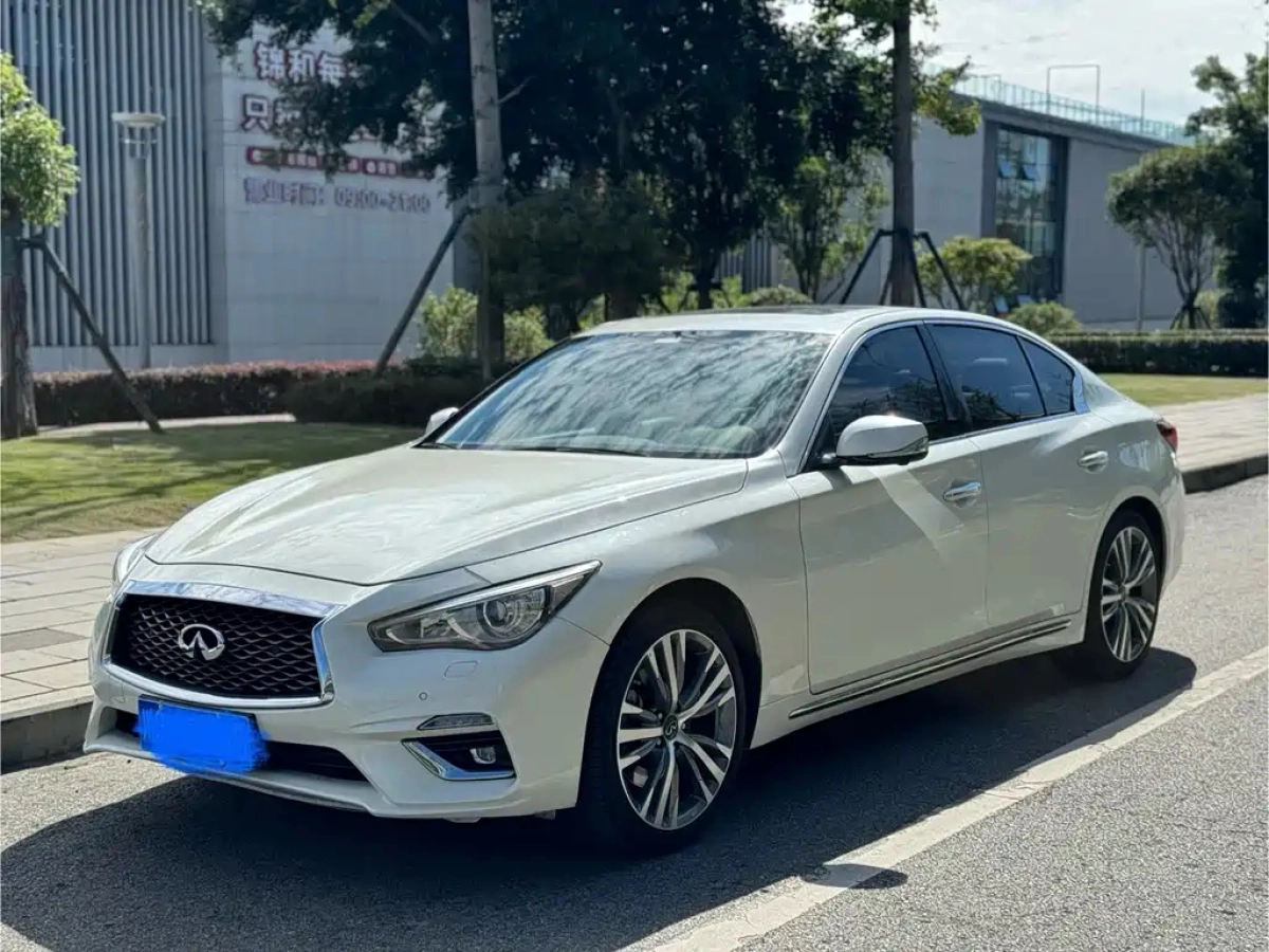 INFINITI Q50L