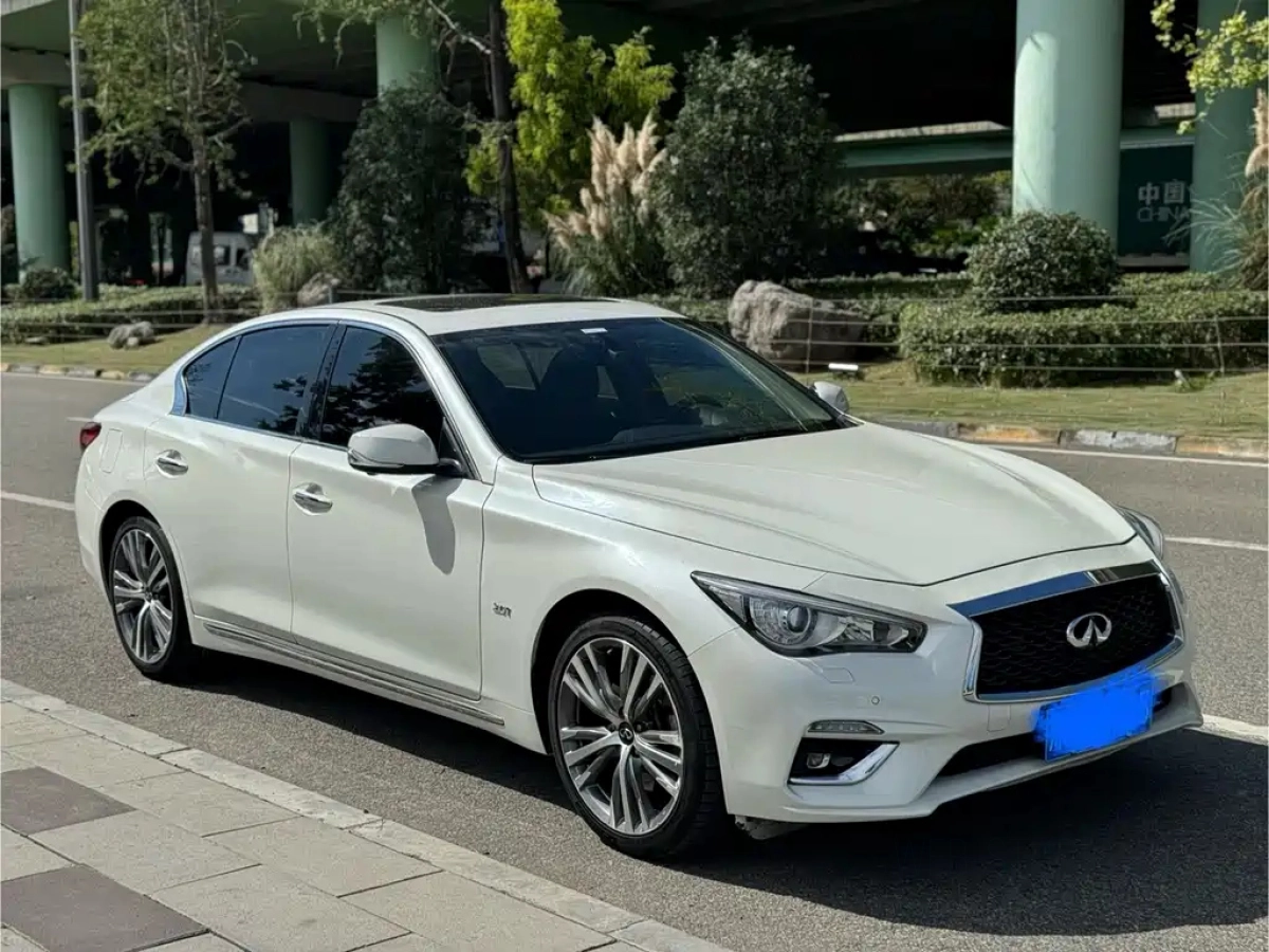 INFINITI Q50L