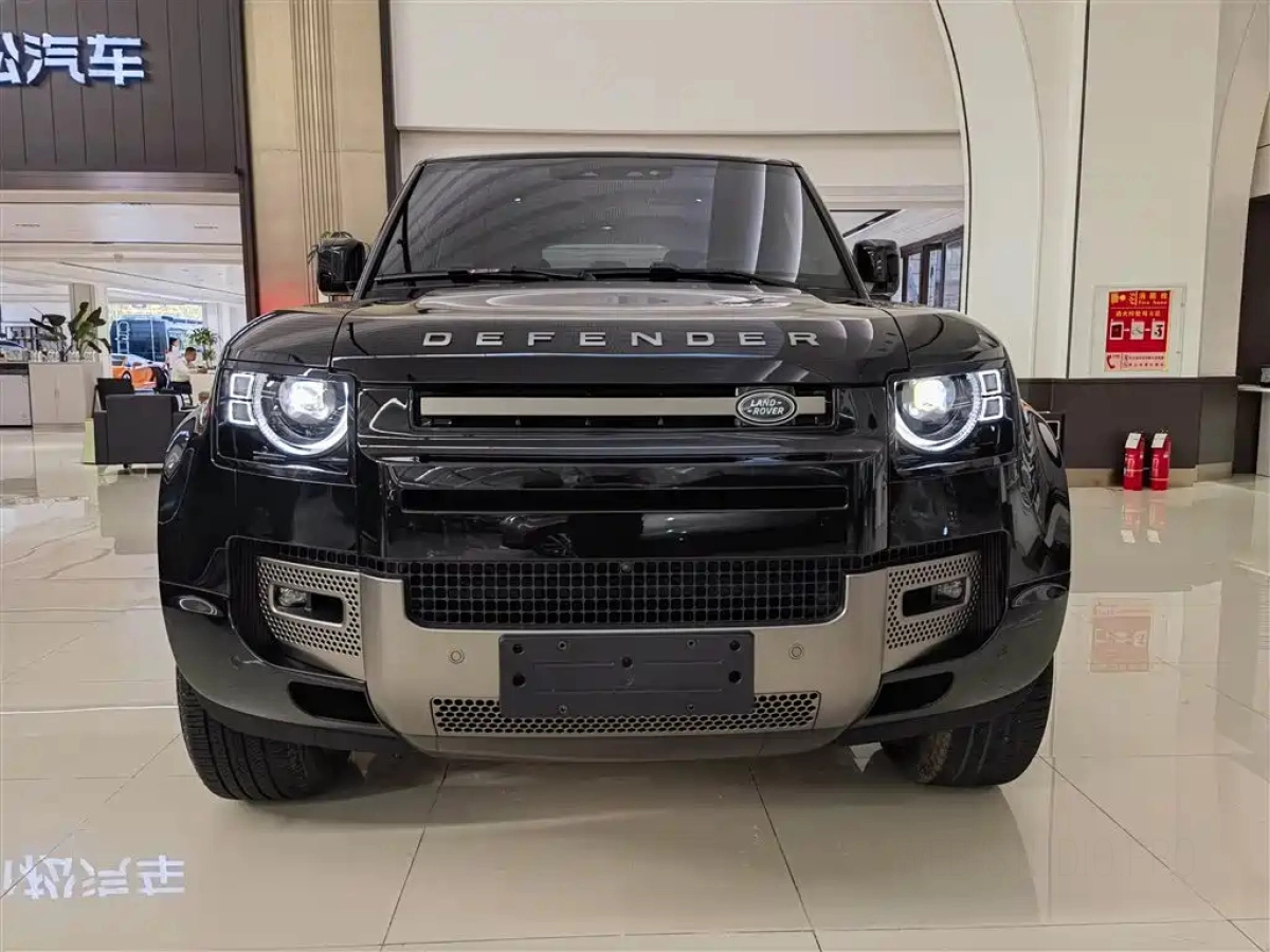 LAND ROVER DEFENDER