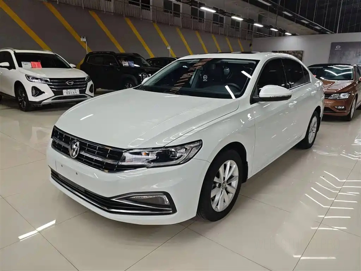 VOLKSWAGEN BORA  2022