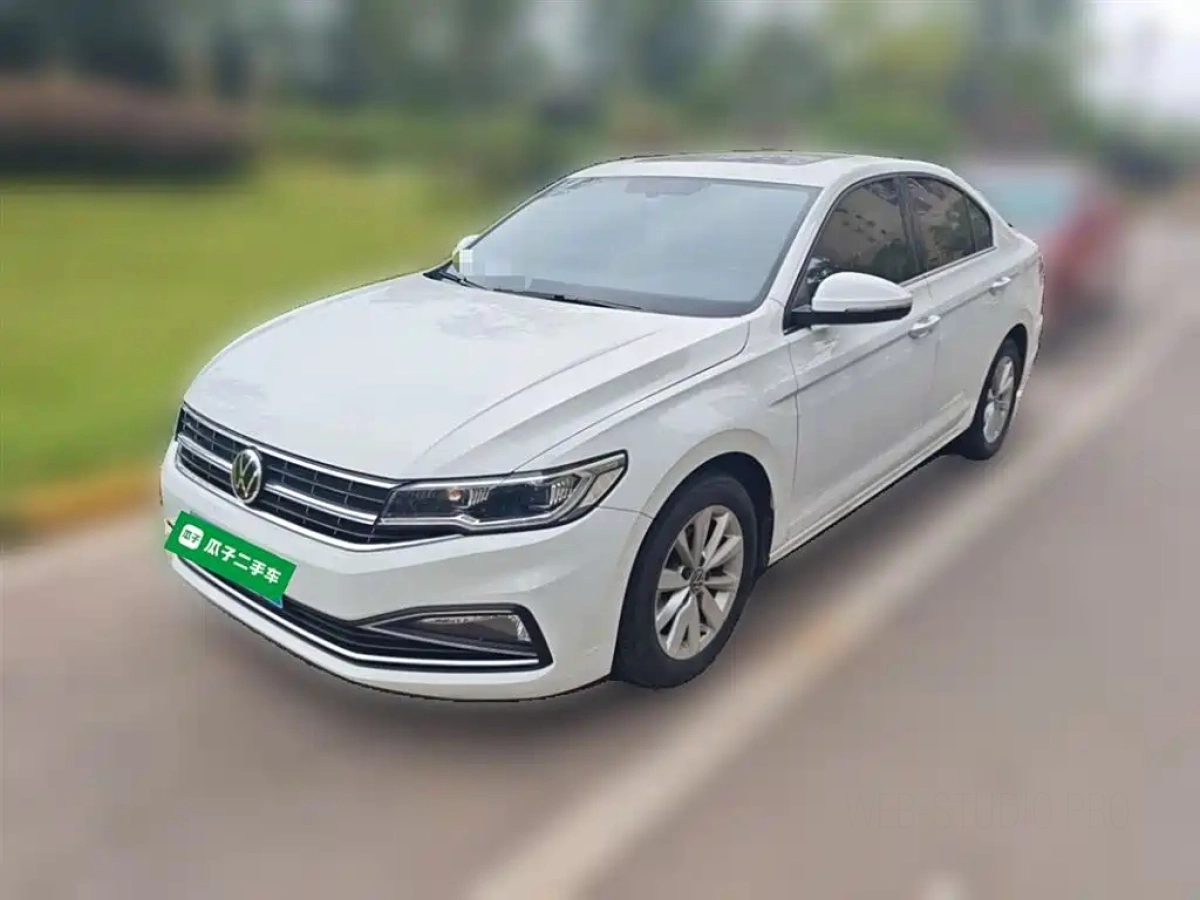 VOLKSWAGEN BORA  2022