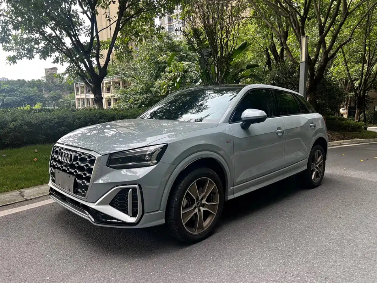 AUDI Q2L