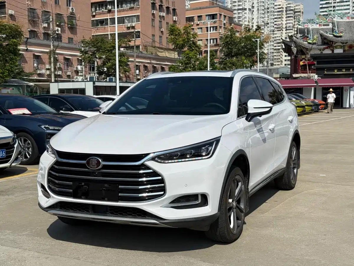 BYD TANG  2021
